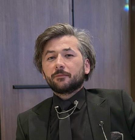 Ertuğrul – Alkol Bakanı, Makine Teknikeri